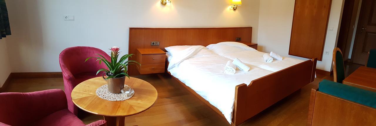 Weisses Roessl Bed & Breakfast อัปเปียโน ซุลลา สตราดา เดล วีโน ภายนอก รูปภาพ